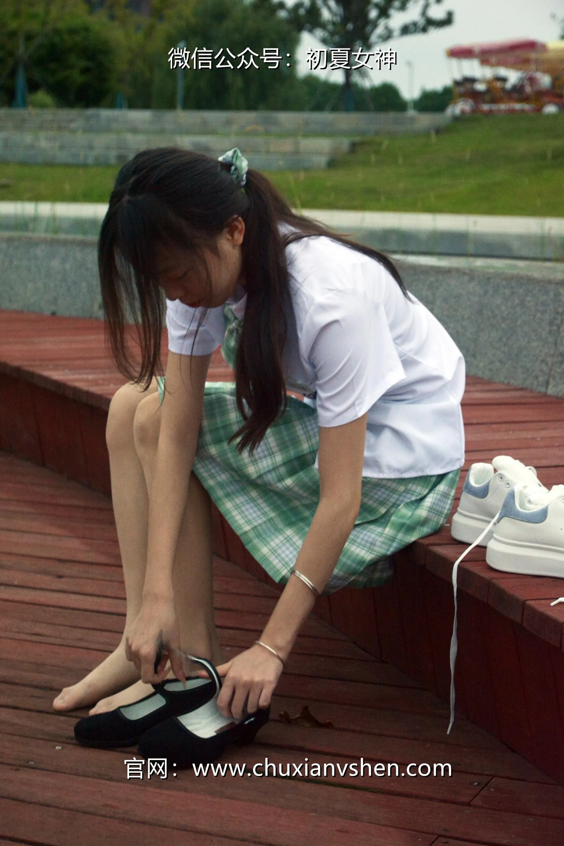 初夏女神 NO.029 情情 绿色JK套 [72P]插图7